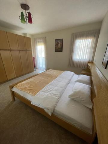 Evendum Central Apartment 1 Тирана Екстер'єр фото